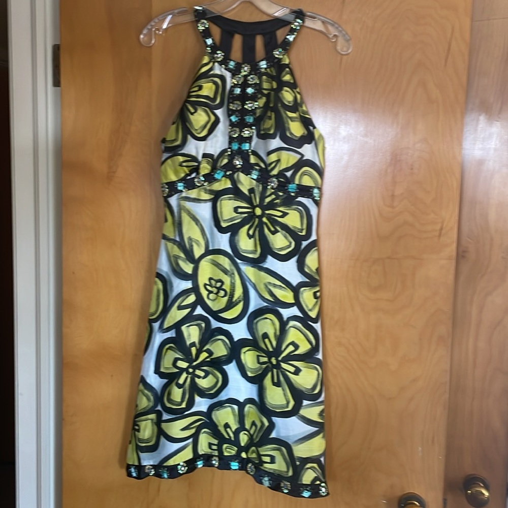 Cocktails? Art opening?  Tropical vacay? Or guest of wedding.